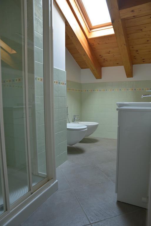Apartamento Cece' Dependance Lecco Habitación foto