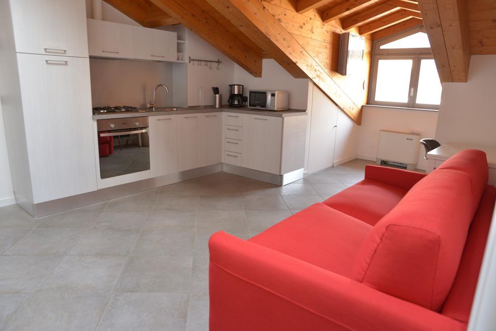 Apartamento Cece' Dependance Lecco Habitación foto