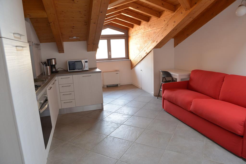 Apartamento Cece' Dependance Lecco Habitación foto