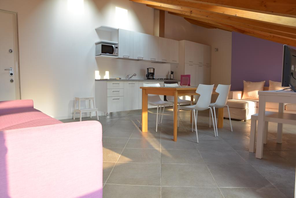 Apartamento Cece' Dependance Lecco Habitación foto