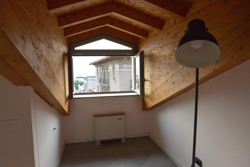 Apartamento Cece' Dependance Lecco Habitación foto
